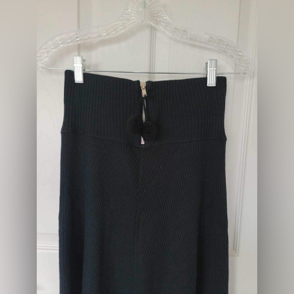 Black Maxi Long Skirt Small Size Preloved - Picture 3 of 5